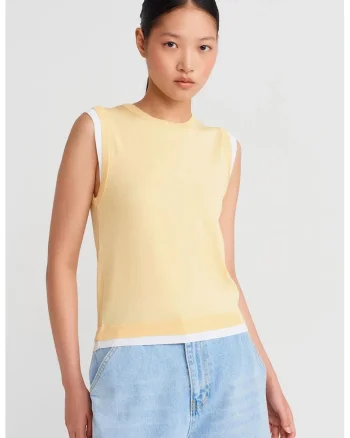 Top tricotat fara maneci,  galben lamaie, croiala regulara, casual,