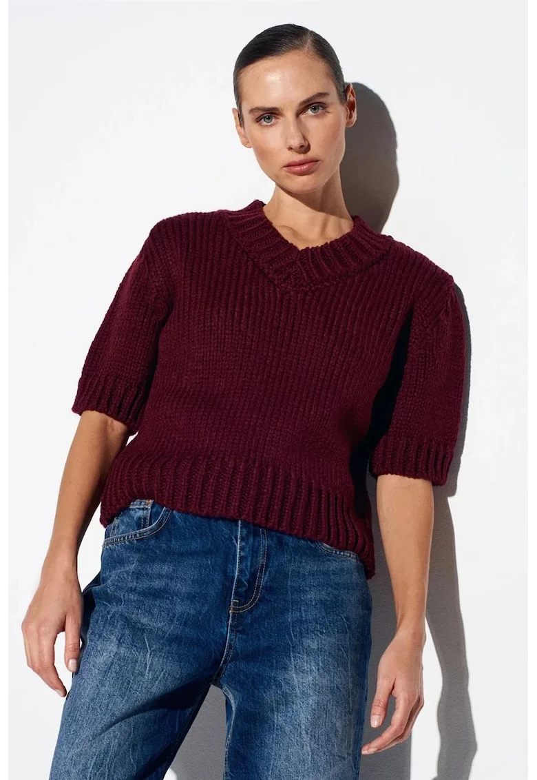 Pulover dama,  tricotat, decolteu in V, rosu burgund, acrilic si poliamida,