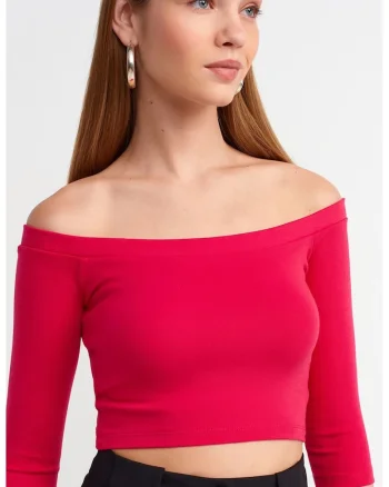 Bluza crop dama  roz aprins, bumbac cu elastan, decolteu off-shoulder, maneci trei sferturi