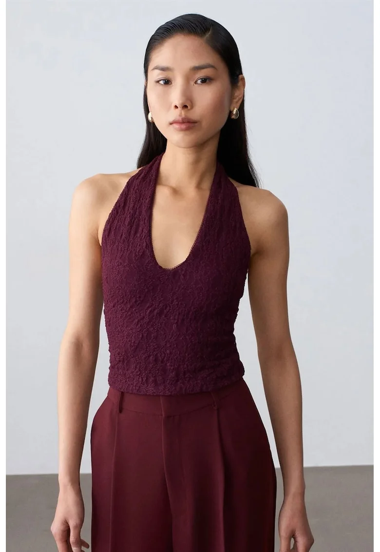 Bluza scurta  guler halterneck, decupaj, visiniu, dantela