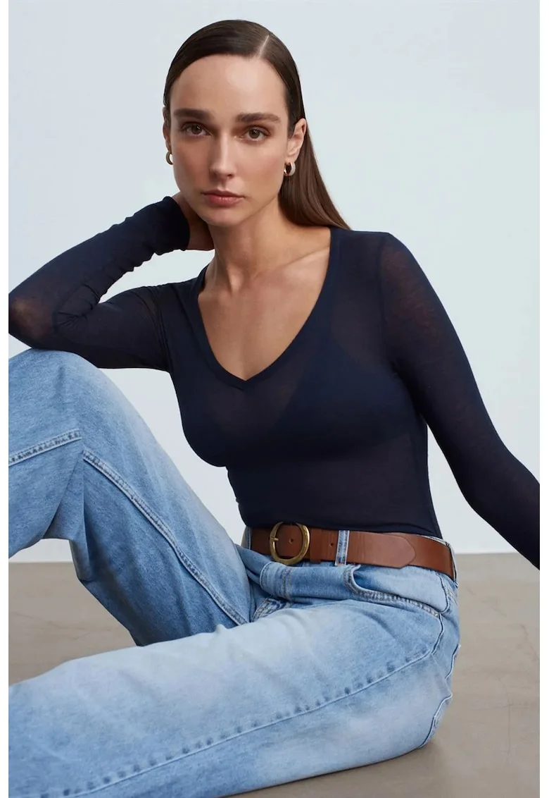 Bluza dama,  slim fit, maneca lunga, decolteu in V, bleumarin, tricot din lycra, modal, casmir, elastan