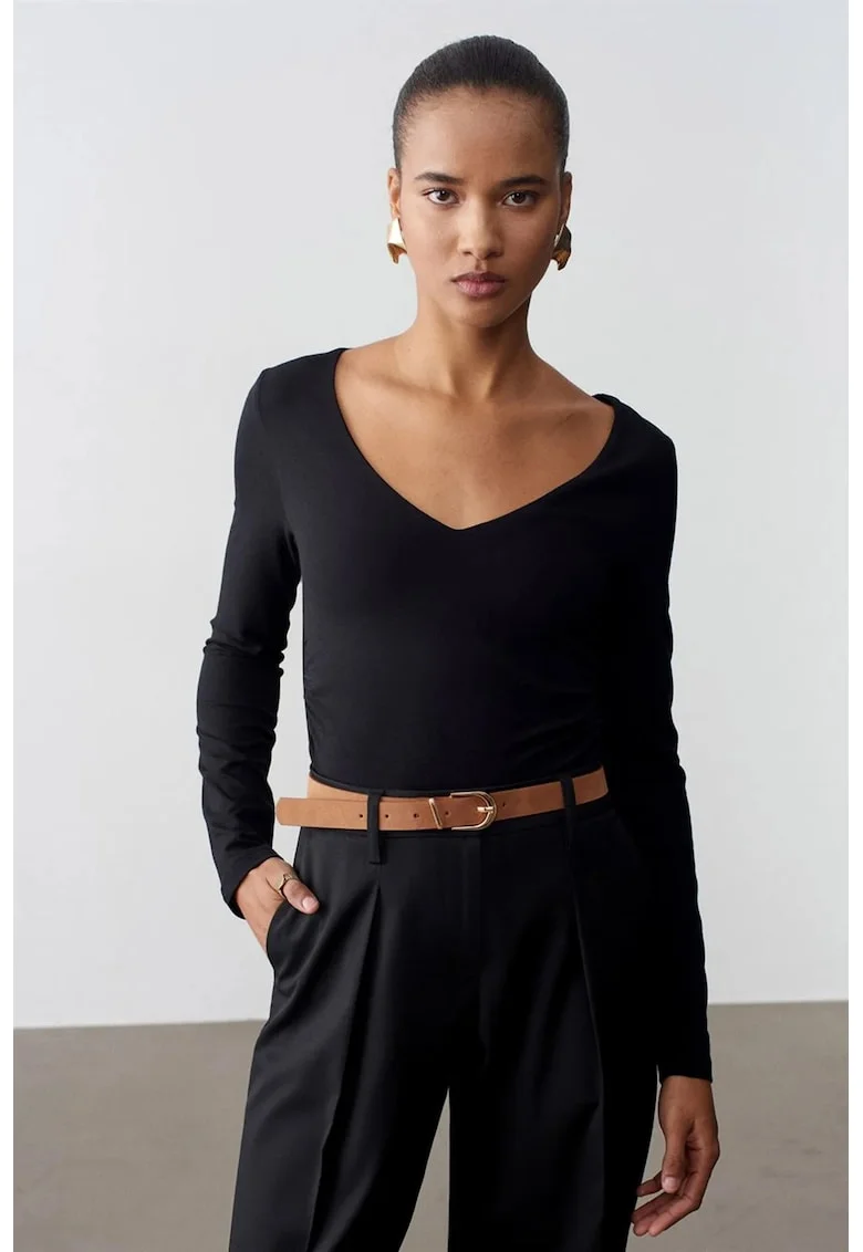 Bluza dama,  tricotata, decolteu in V, negru, elasticitate neteda, maneca lunga