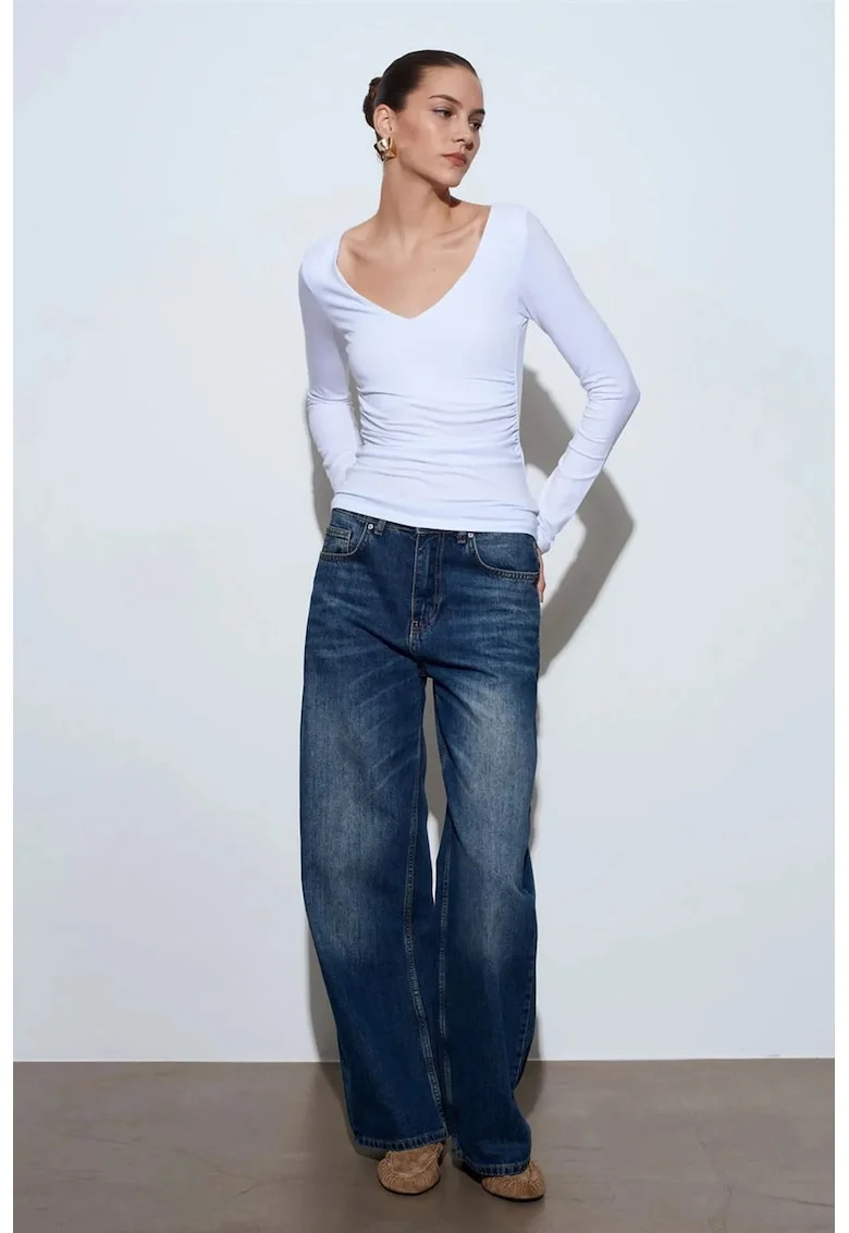 Bluza dama,  slim fit, decolteu in V, alb, jerseu din bumbac, poliester si elastan