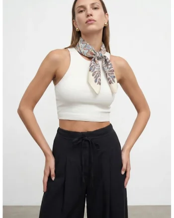 Bluza dama,  crop, fara maneci, alb, tricotata