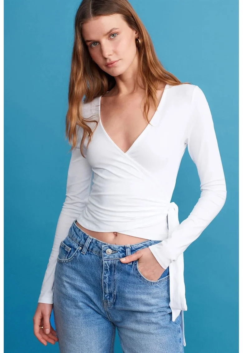 Bluza crop  casual, detaliu cu snur, alb, tricot din bumbac, modal si elastan