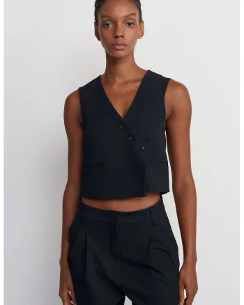 Vesta scurta,  neagra, casual, cu nasturi, din material crep