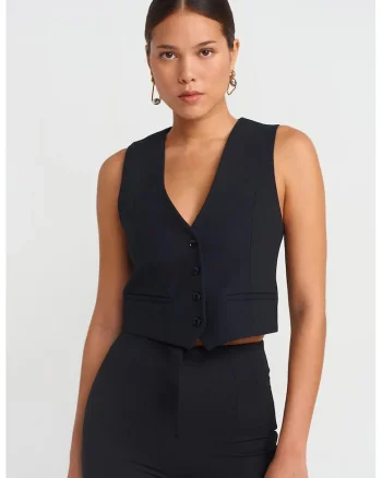 Vesta scurta,  casual, negru, crep, fara maneci, inchidere cu nasturi
