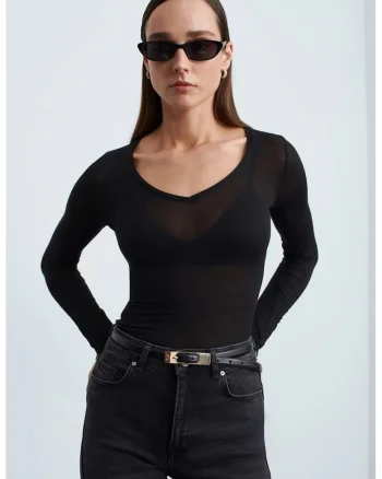 Bluza dama,  slim fit, maneca lunga, decolteu in V, negru, tricot din lycra, modal, casmir, elastan
