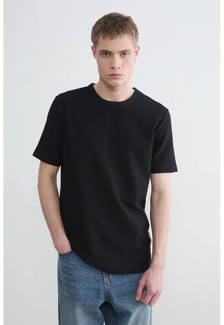 Tricou cu decolteu rotund, Negru