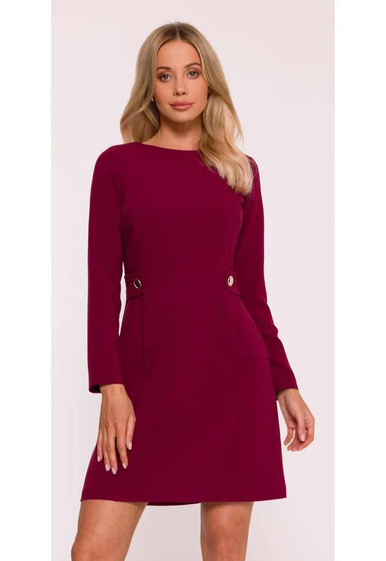 Rochie mini S419 Bordeaux maneci lungi, decolteu rotund, bretele decorative in talie cu nasturi aurii,, material neted cu finisaj moale, inchidere cu fermoar la spate