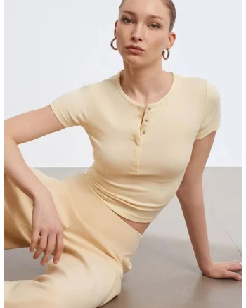 Bluze dama,  Slim Fit Crop, maneca scurta, crem natural, jerseu