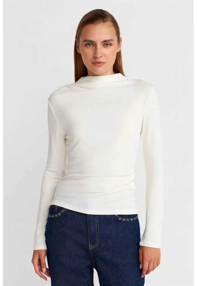 Bluze dama,  bluza cu guler semi-rulat, mulata, alb, cu nervuri