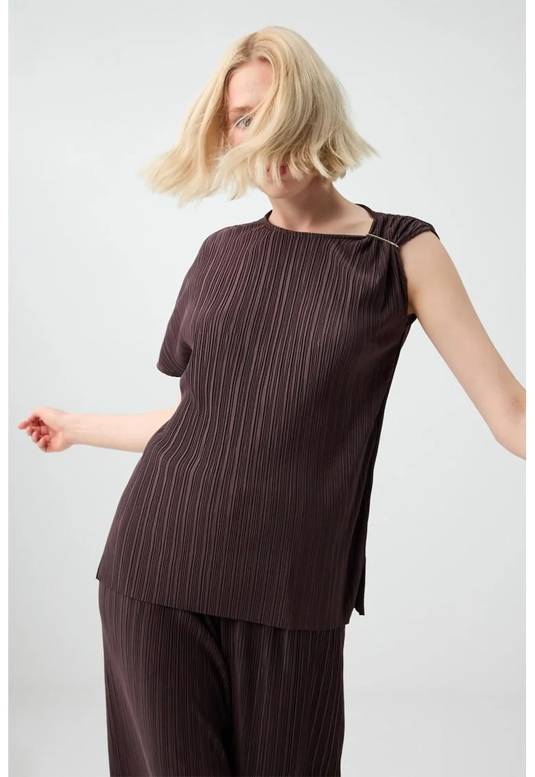 Bluza asimetrica plisata, Maro inchis