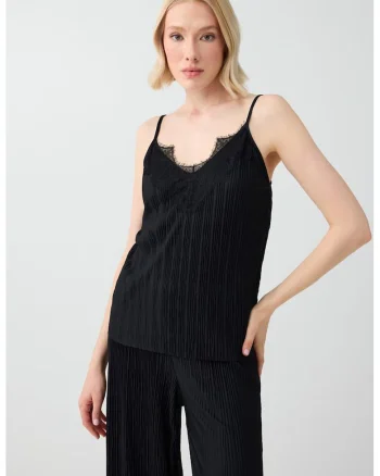 Bluza uni cu garnituri din dantela, Negru