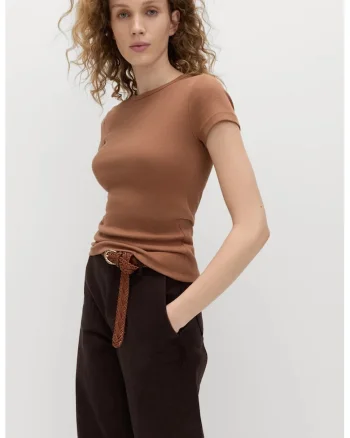 Tricou slim fit cu decolteu la baza gatului, Maro Siena