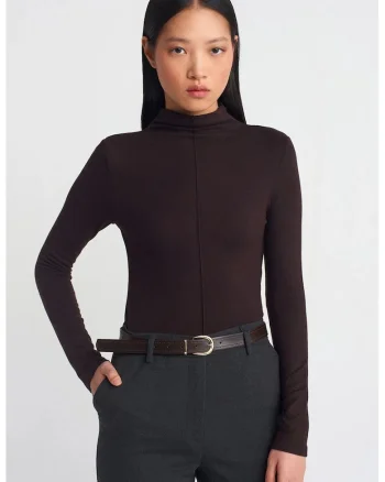 Bluze dama,  Bluza cu guler inalt, cu nervuri, maro cafea, material casual