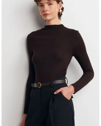 Bluze dama,  bluza mulata cu guler pe jumatate, maro cafea, cu nervuri