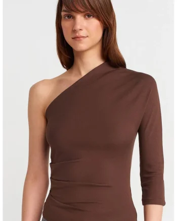 Bluze dama,  Bluza cu umeri goi, decupaje, maro castaniu, bumbac-modal-elastan