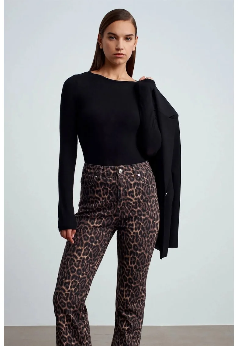 Bluze dama,  bluza cu guler barcuta, cu nervuri, negru, casual