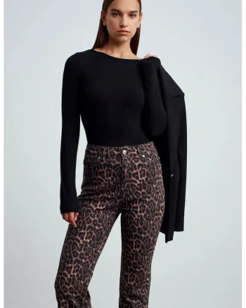 Bluze dama,  bluza cu guler barcuta, cu nervuri, negru, casual