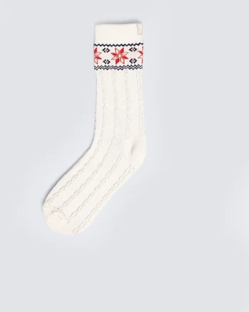 Sosete lungi cu model torsade si tematica de iarna