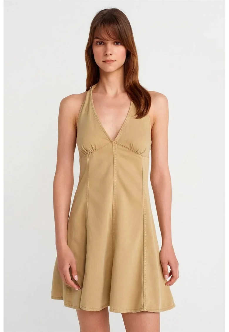 Rochie mini  eleganta, maro camel, cu guler Halter, detalii cu snur