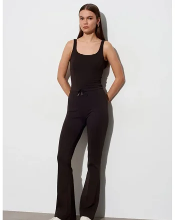 Pantaloni dama, dwqfwqd, Maro