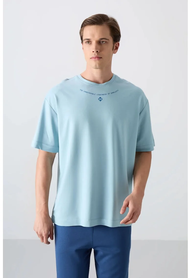 Tricou  supradimensionat, imprimeu pe spate, albastru deschis, bumbac cu poliester si lycra