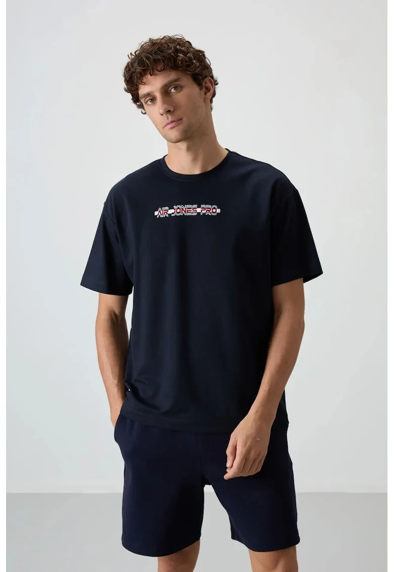 Tricou barbati,  supradimensionat, imprimeu pe spate, bleumarin, bumbac si poliester