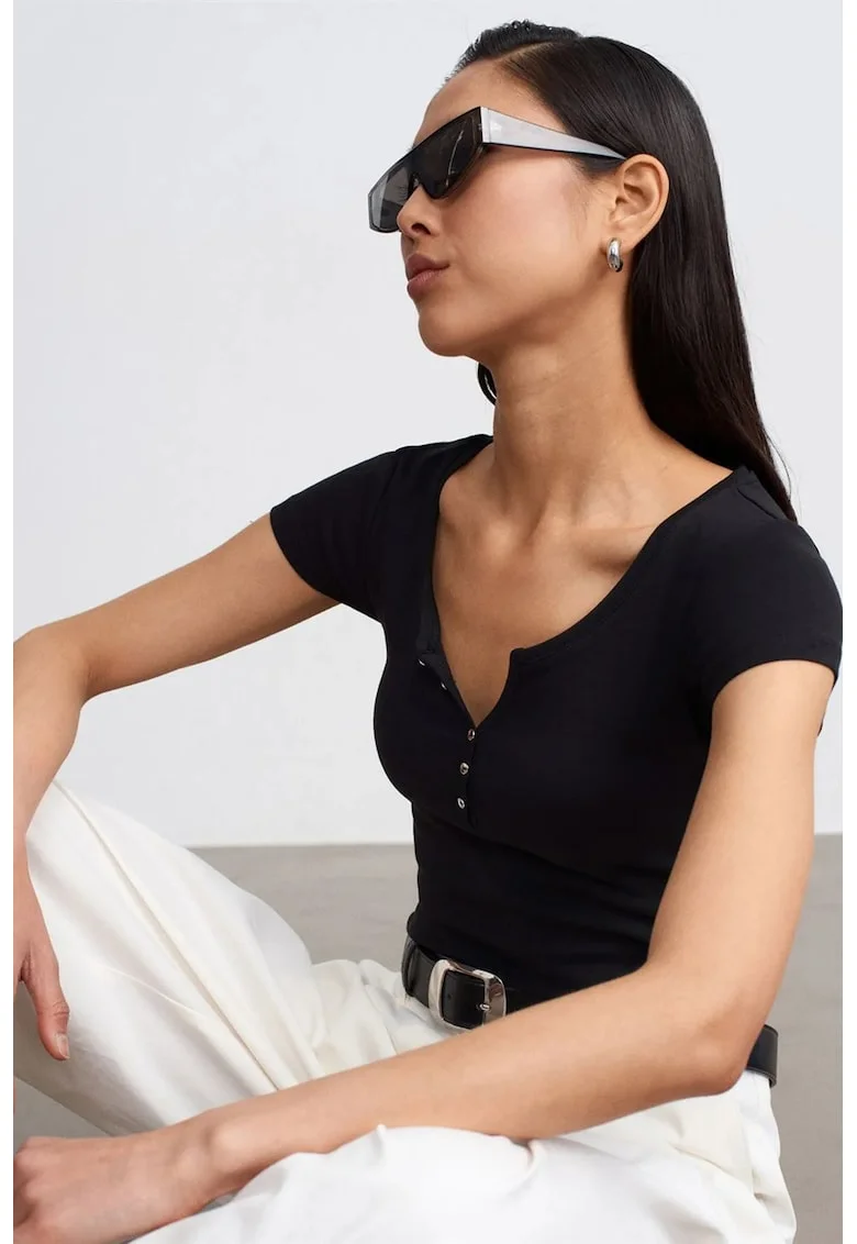 Tricou dama,  slim fit, cu decolteu in U, negru, bumbac