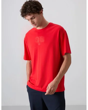 Tricou  supradimensionat, rosu, bumbac si poliester, cu guler rotund si logo imprimat