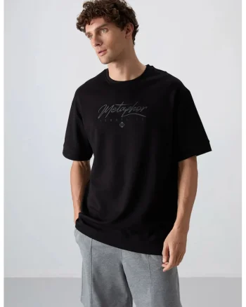 Tricou  supradimensionat cu guler rotund, imprimeu, negru, bumbac 93%