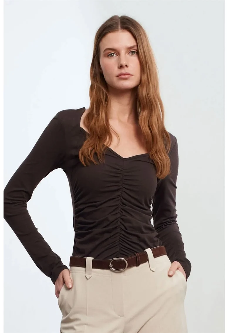 Bluza dama,  Bluza Slim Fit, decolteu in V, maro cafea, jerseu