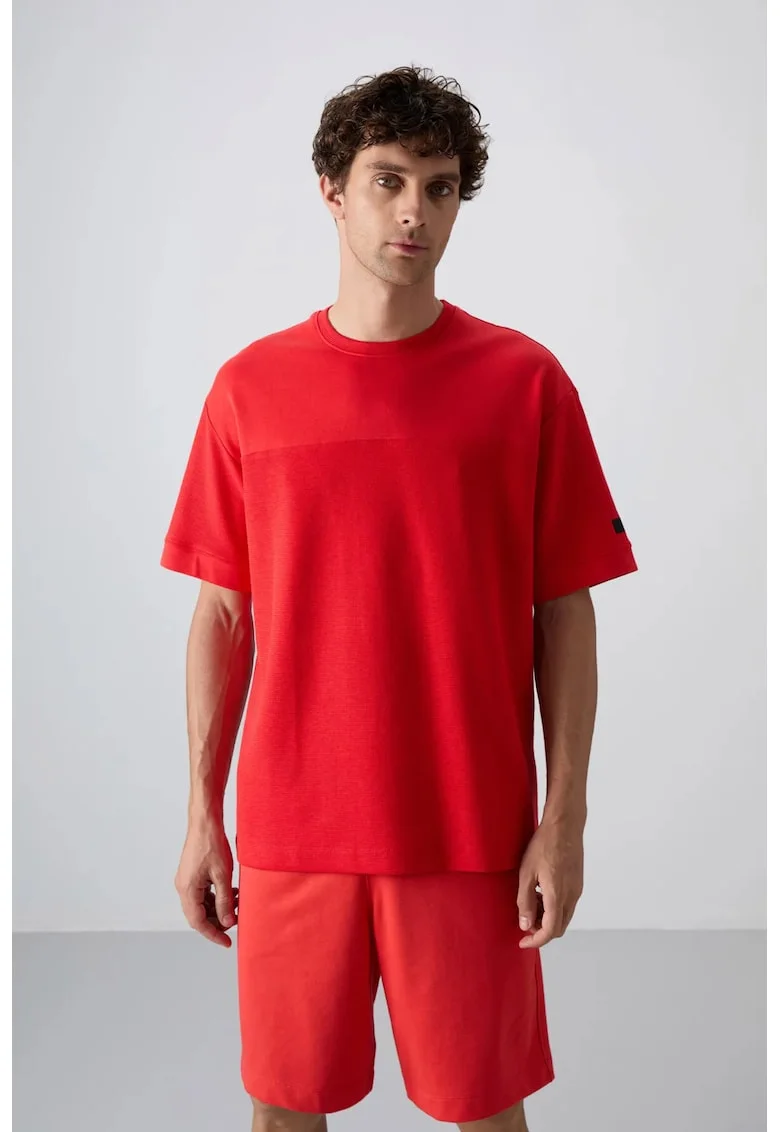 Tricou  supradimensionat, rosu, amestec de bumbac cu guler rotund, pentru barbati