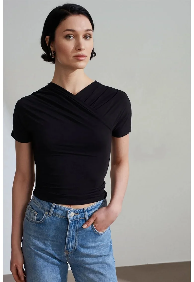 Bluza dama,  slim fit, decolteu in V, negru, jerseu