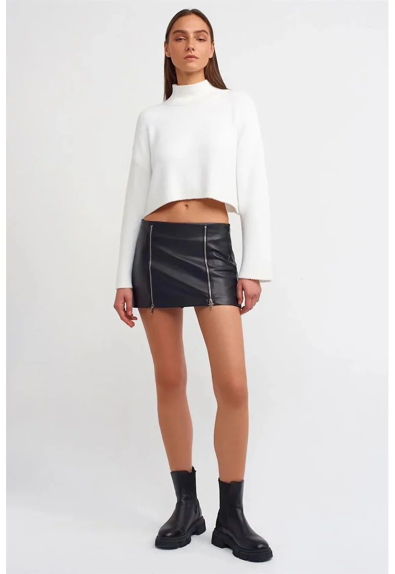 Fusta mini  eleganta, cu talie inalta, neagra, din imitatie de piele