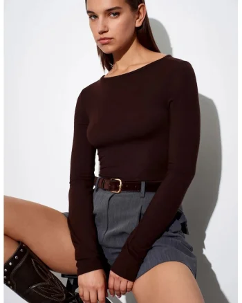 Bluza dama,  bluza cu maneca lunga, guler barcuta, maro cafea, casual