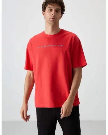 Tricou barbati,  supradimensionat, rosu, bumbac si poliester, cu imprimeu si broderie