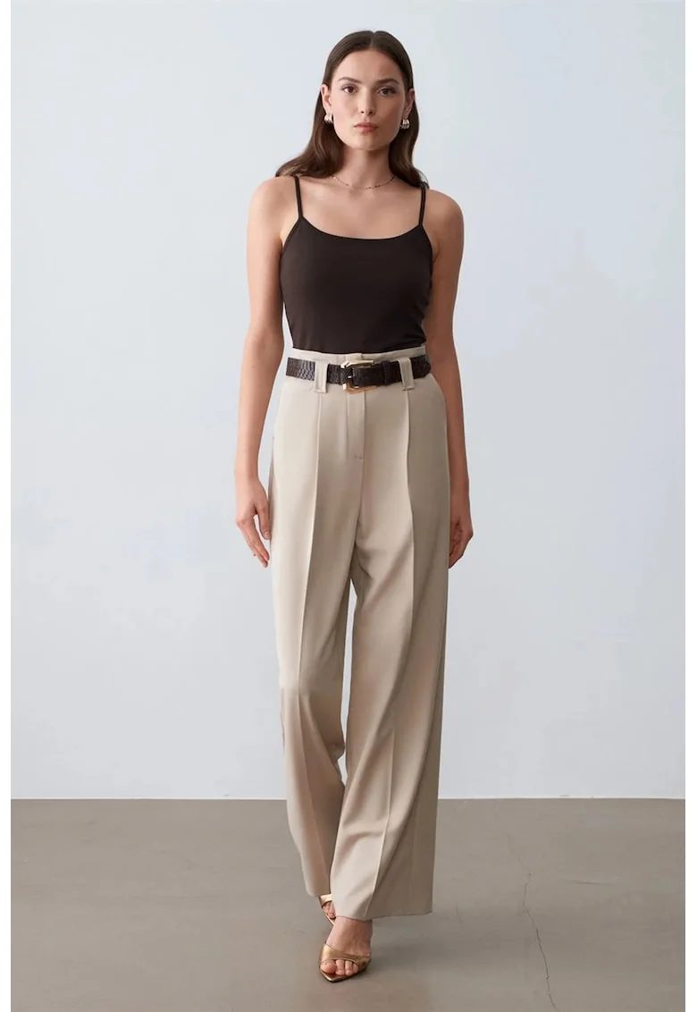 Bluza dama,  bluza fara maneci, croiala slim-fit, maro