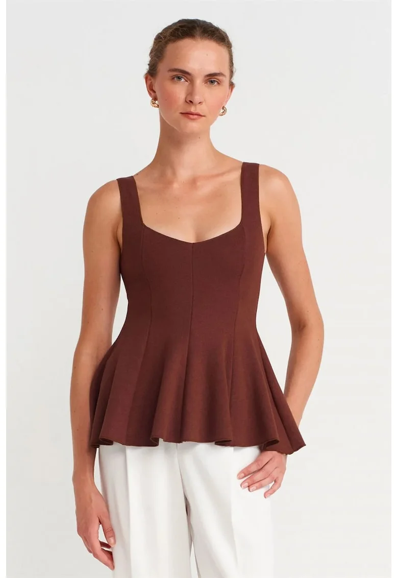 Bluza dama,  fara maneci, rosu burgundy, tricot rebrat, cu volanase