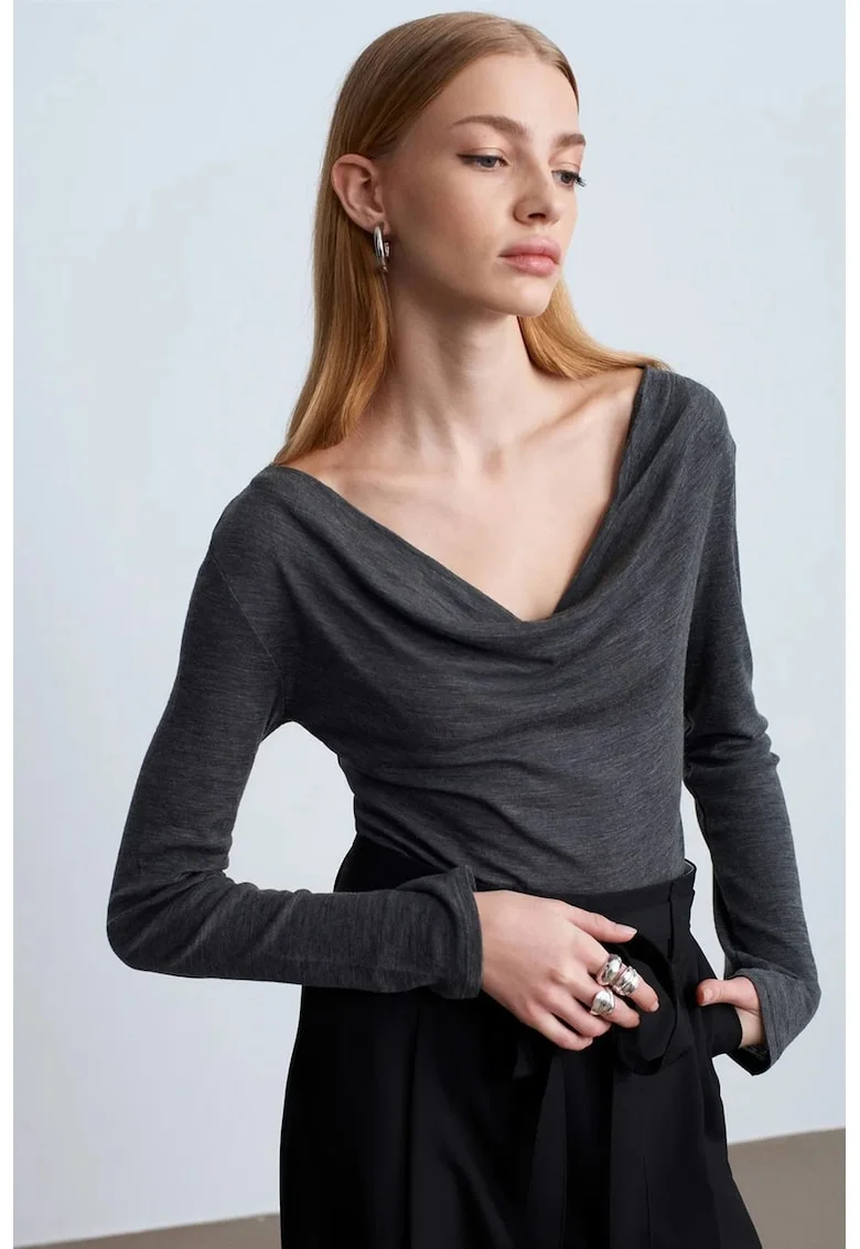 Bluza tricotata din lana  mulata, gri antracit, fara inchidere, maneci lungi