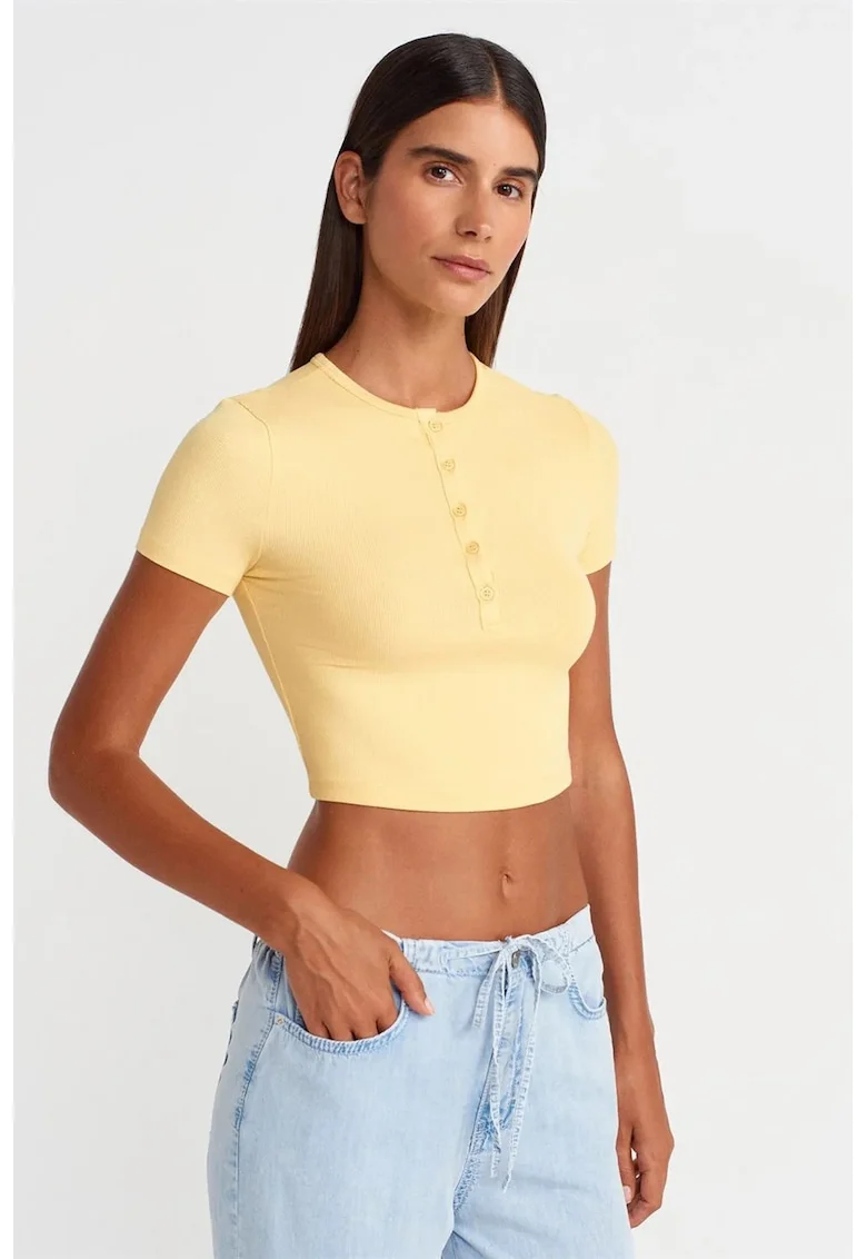 Bluza crop,  slim fit, galben lamaie, maneci scurte, inchidere cu nasturi