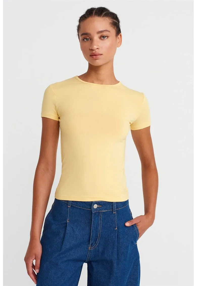 Tricou dama,  crop, slim-fit, galben lamaie, elastic