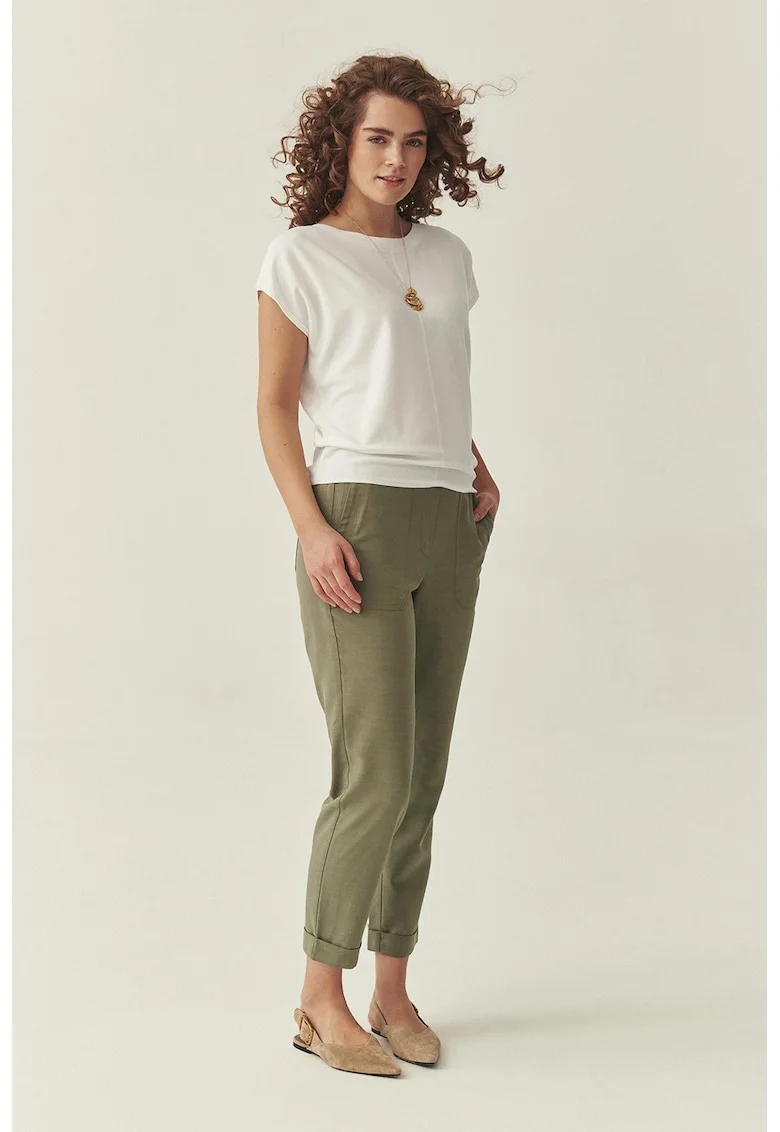 Bluza tricotat fin cu decolteu barcuta, Alb