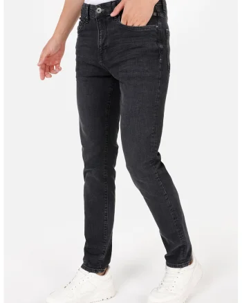 Blugi slim fit, Negru