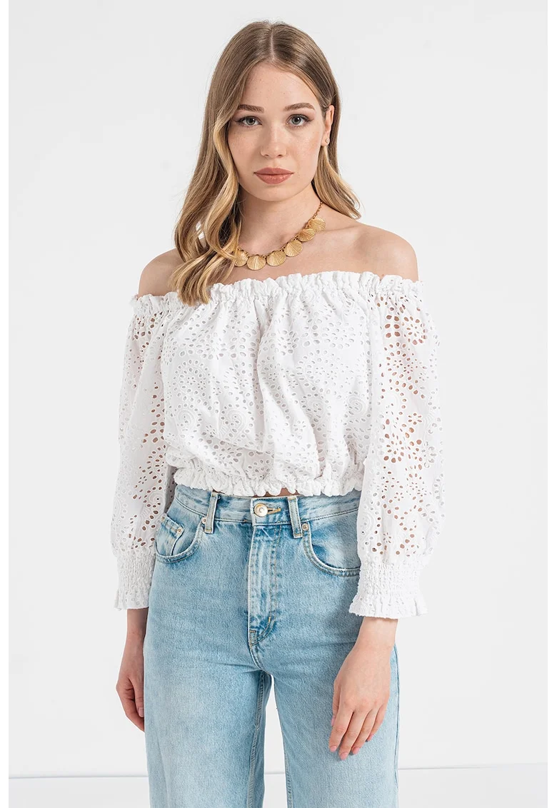 Bluza cu decolteu pe umeri si perforatii, Alb