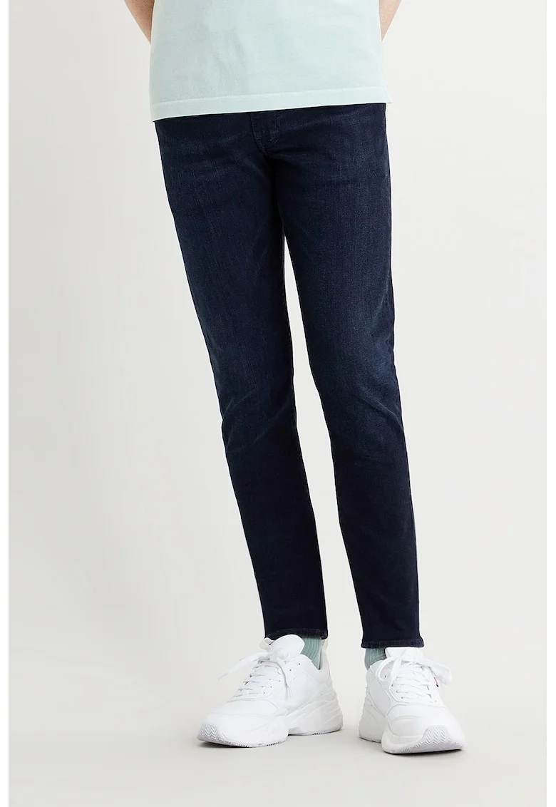 Blugi skinny, Negru