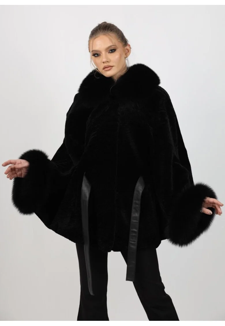Poncho de Dama din Miel Australian si Gluga din Vulpe Argintie, Model Butterfly, Negru
