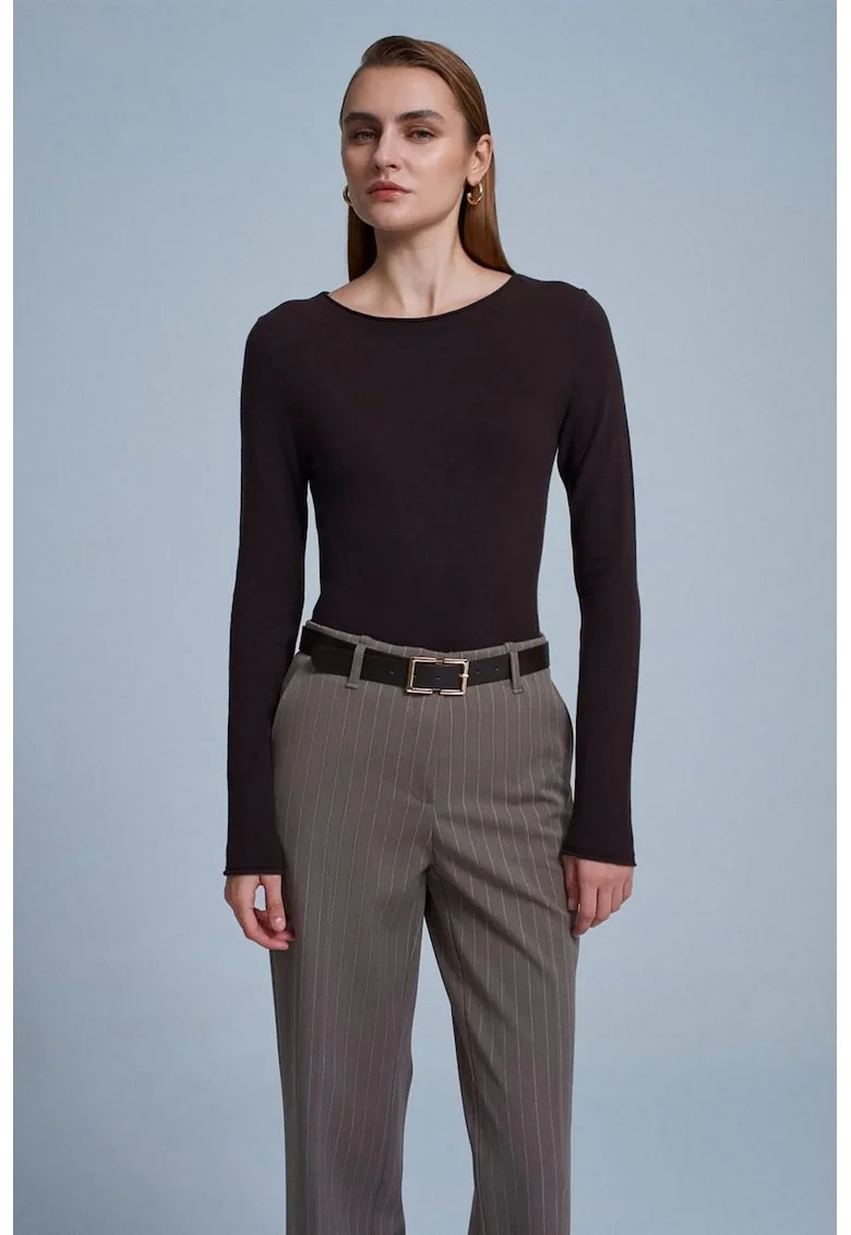 Pulover dama,  slim-fit, decolteu barcadwqfwqd, Maro inchis