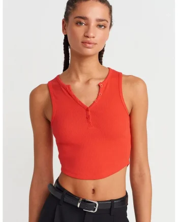Bluza crop  slim fit, rosu, bumbac-elastan, fara maneci, cu nasturi,